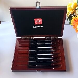 NEW Vintage, Wüsthof 8 Serrated Steak Knives.